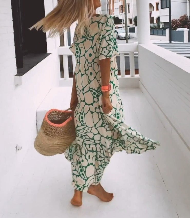 Juni | Ibiza-Style Dress with Bohemian Floral Print