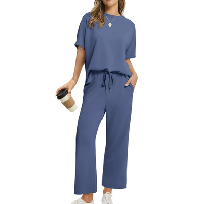 Isa – Relaxed outfit with top and trousers