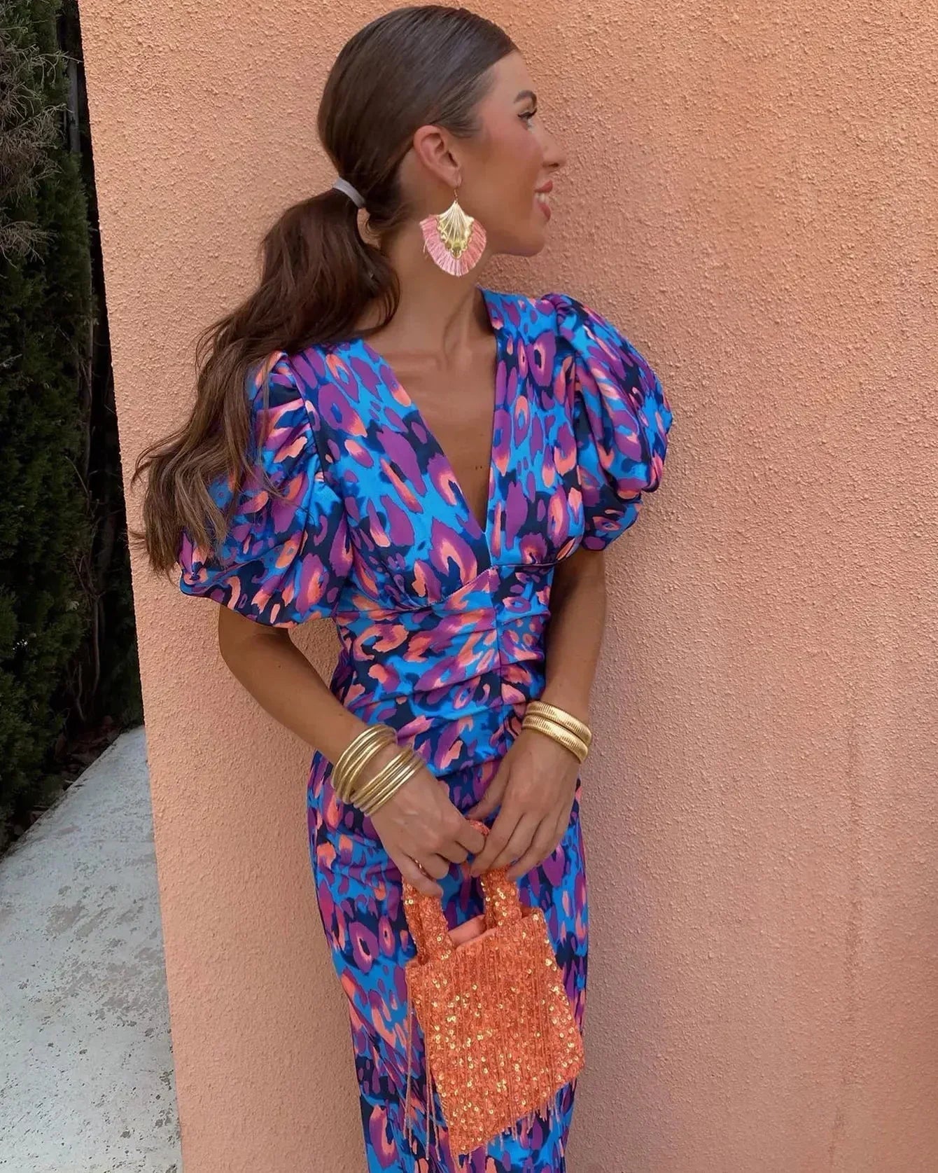 Arabella | Elegant V-neck dress with puff sleeves