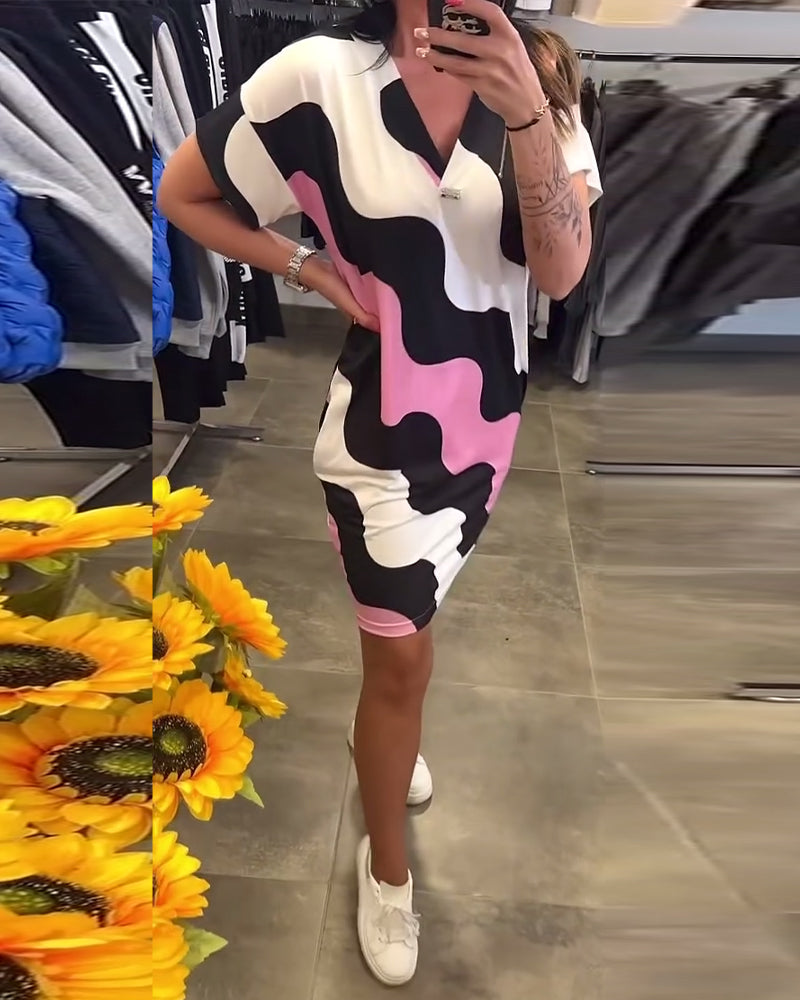 Karina | Dress with Wave Print and V-Neckline