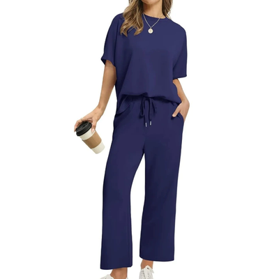 Isa – Relaxed outfit with top and trousers