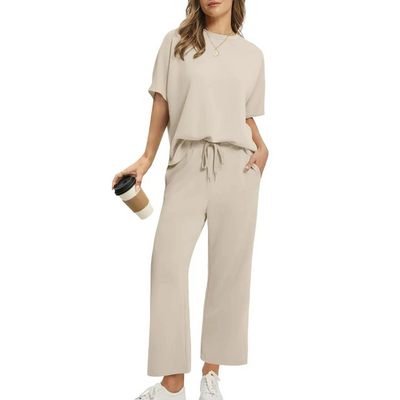 Isa – Relaxed outfit with top and trousers