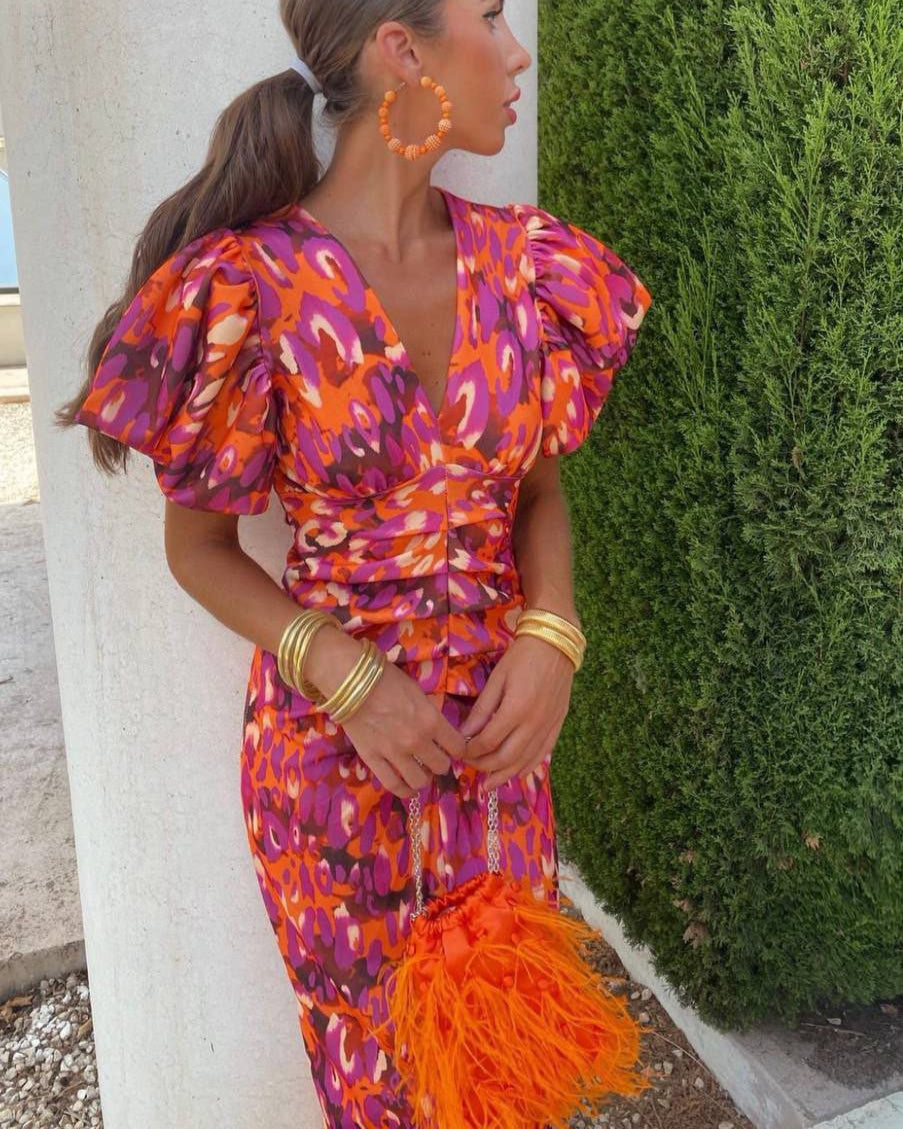 Arabella | Elegant V-neck dress with puff sleeves